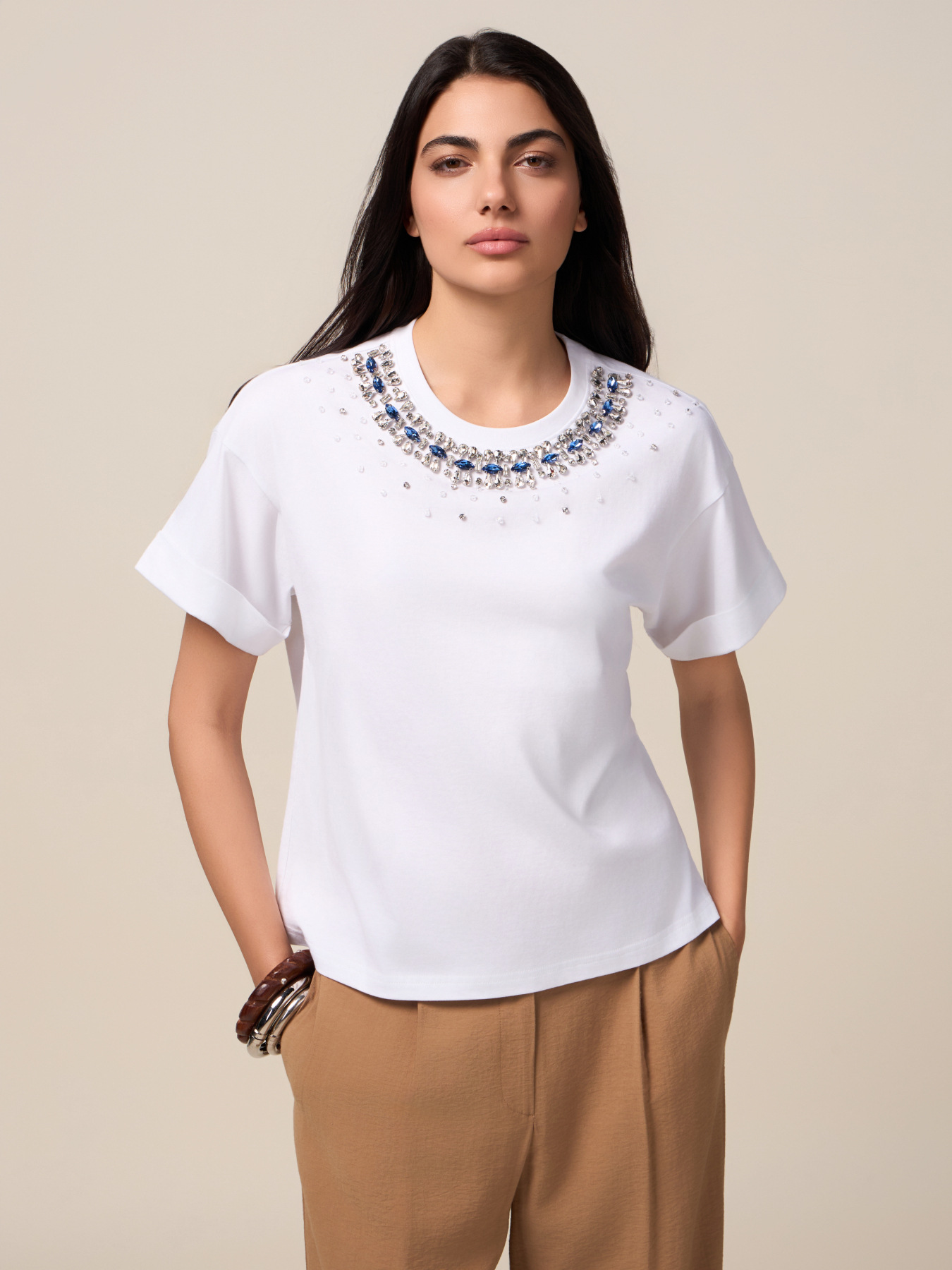 T-shirt con decorazione gioiello image number 0