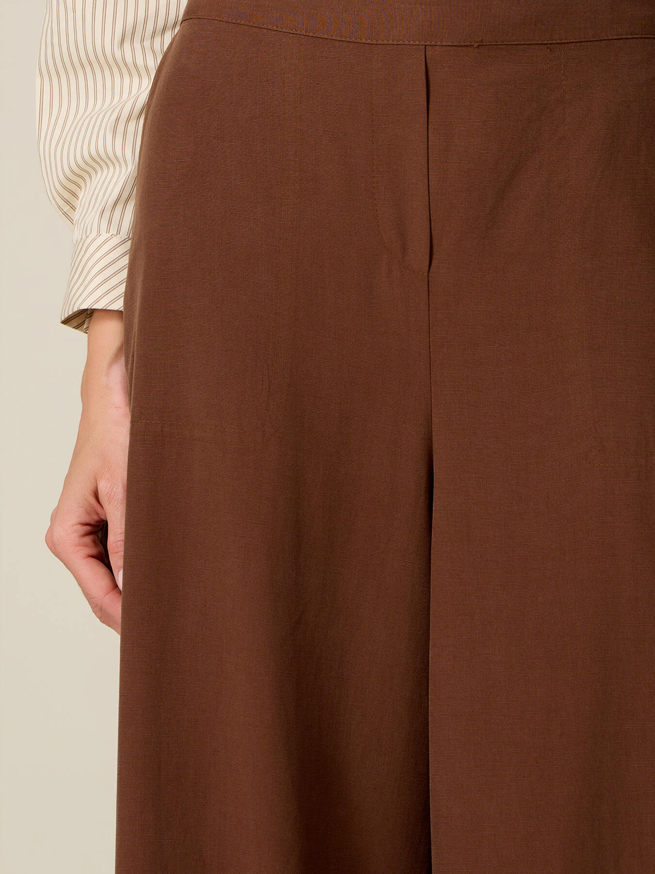 Wide-leg linen blend trousers image number 2