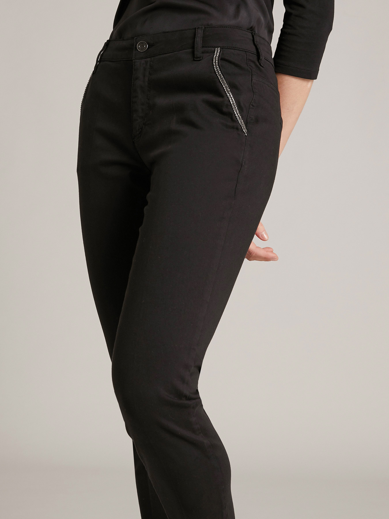 Chinohose Madrid mit Schmuck-Tape image number 2