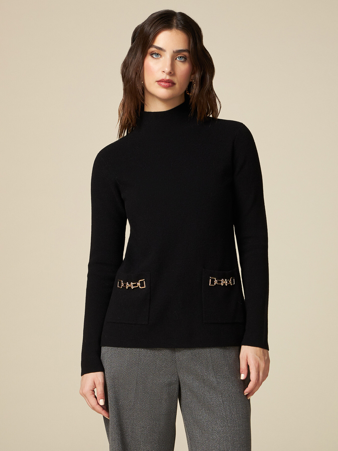 Jersey de cuello alto con bolsillos y cadenas image number 0