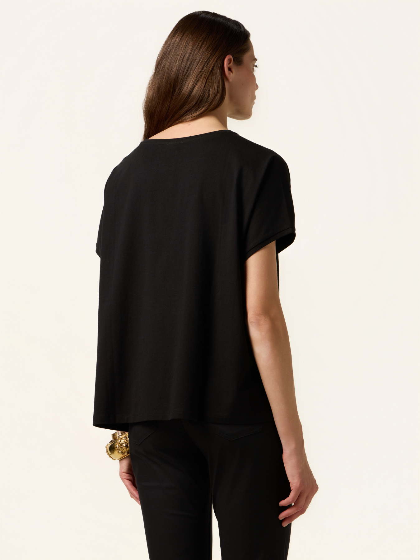 &Uuml;bergro&szlig;es T-Shirt mit dekorativen Kn&ouml;pfen image number 1