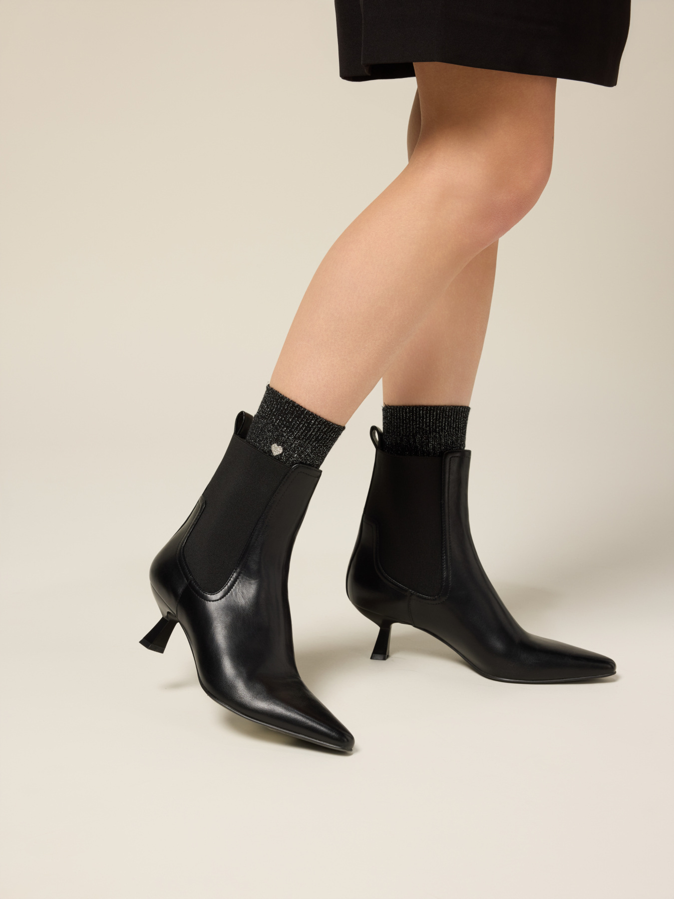 Chelsea-Stiefeletten mit Absatz image number 0