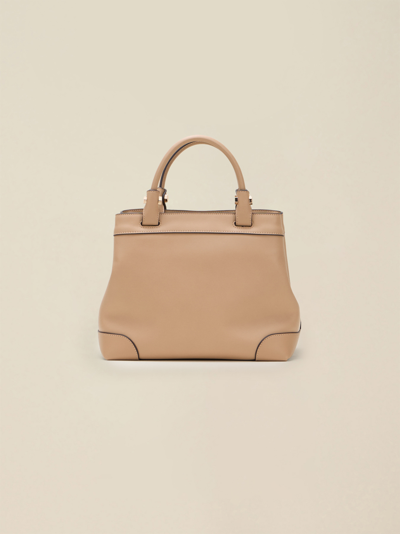 Barrel bag with mini pouch image number 2