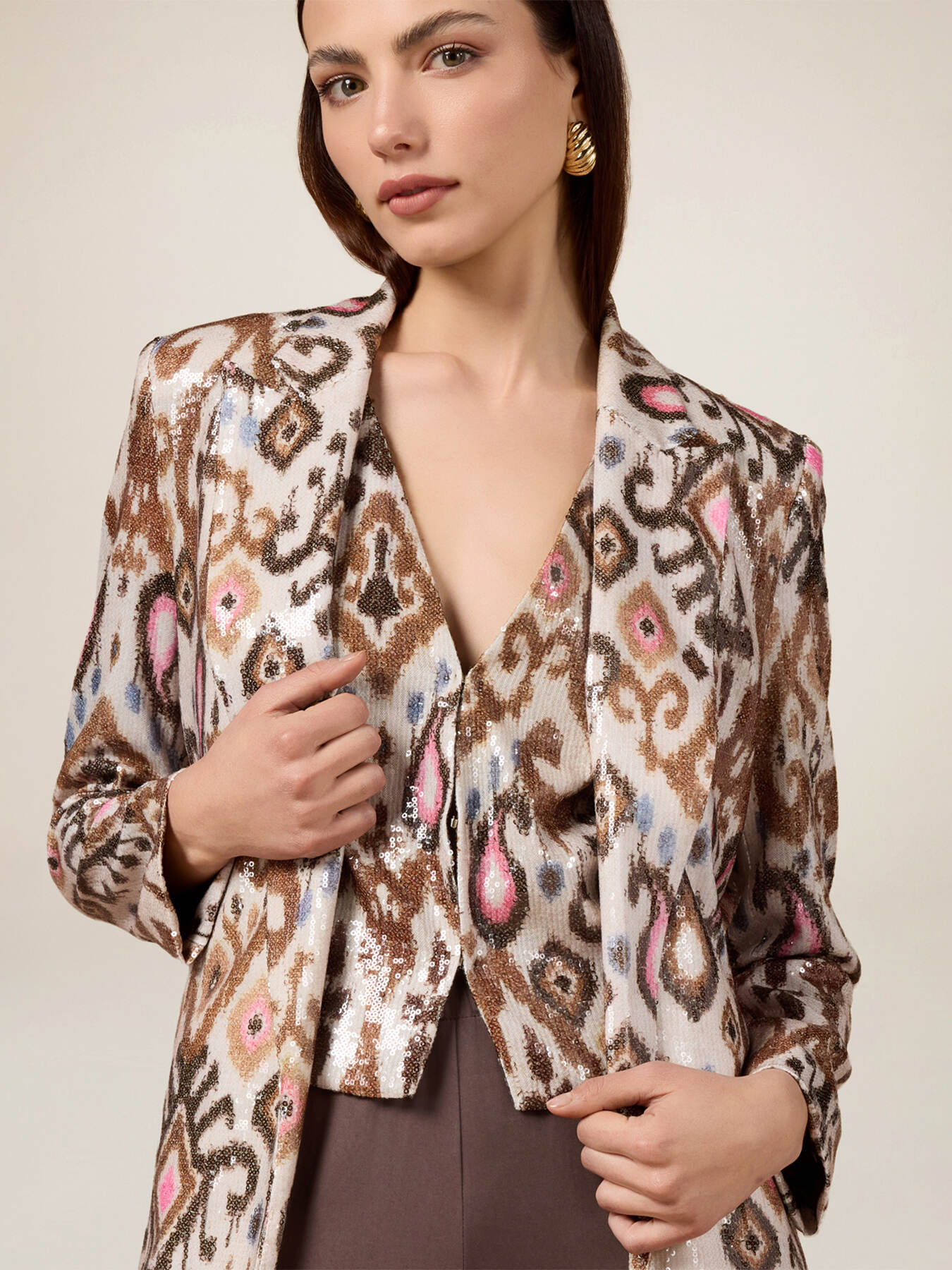 Gilet fantasia con paillettes image number 3