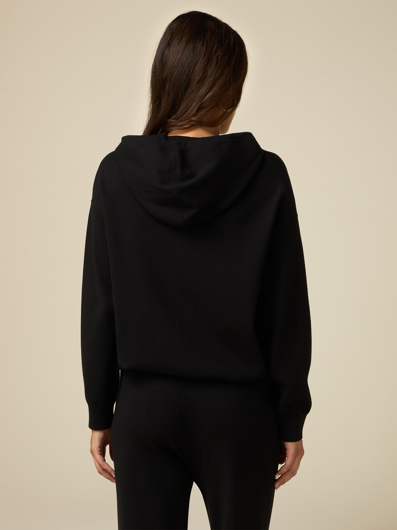 Pullover mit aufgestickten Schmucksteinen image number 1