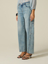 Barrel-Jeans mit Cargo-Details image number 3