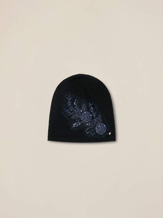 Cap with embroidered patch
