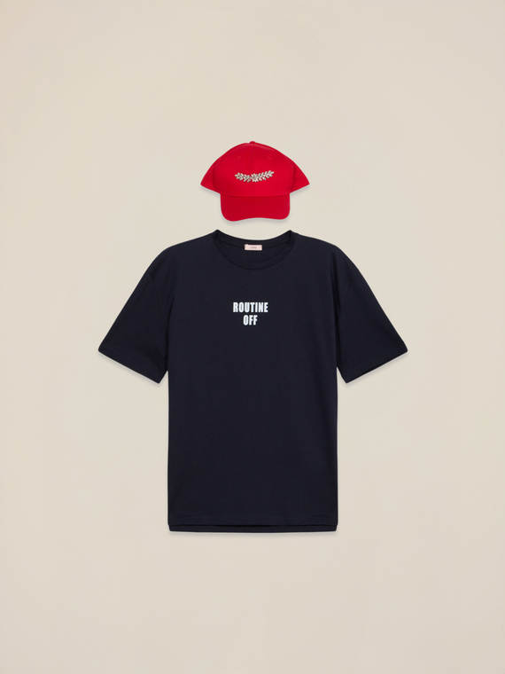 T-shirt with matching cap