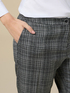 Pantalones rectos en tejido de cuadros image number 2