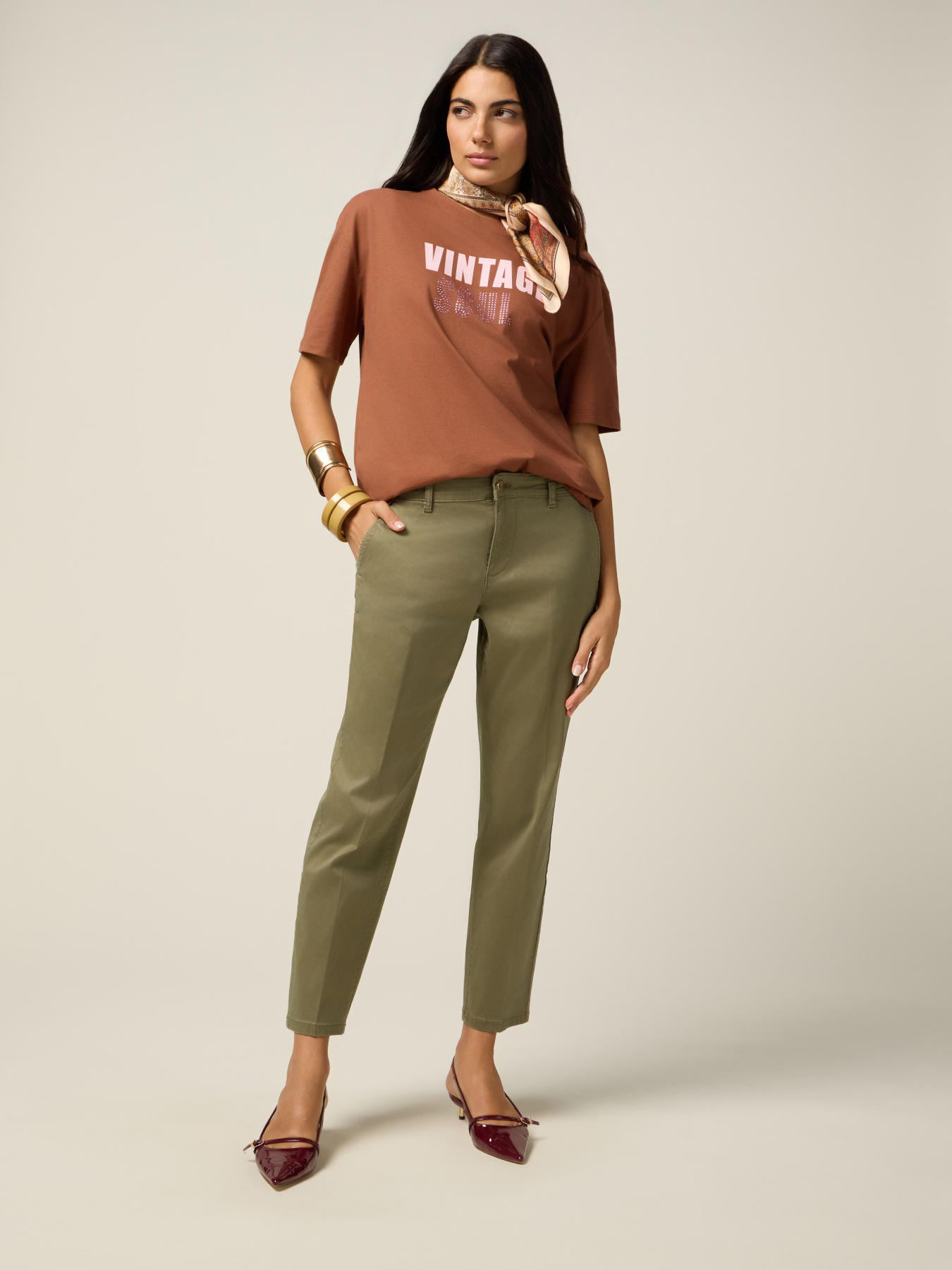 Pantalon chino en coton-lyocell image number 0