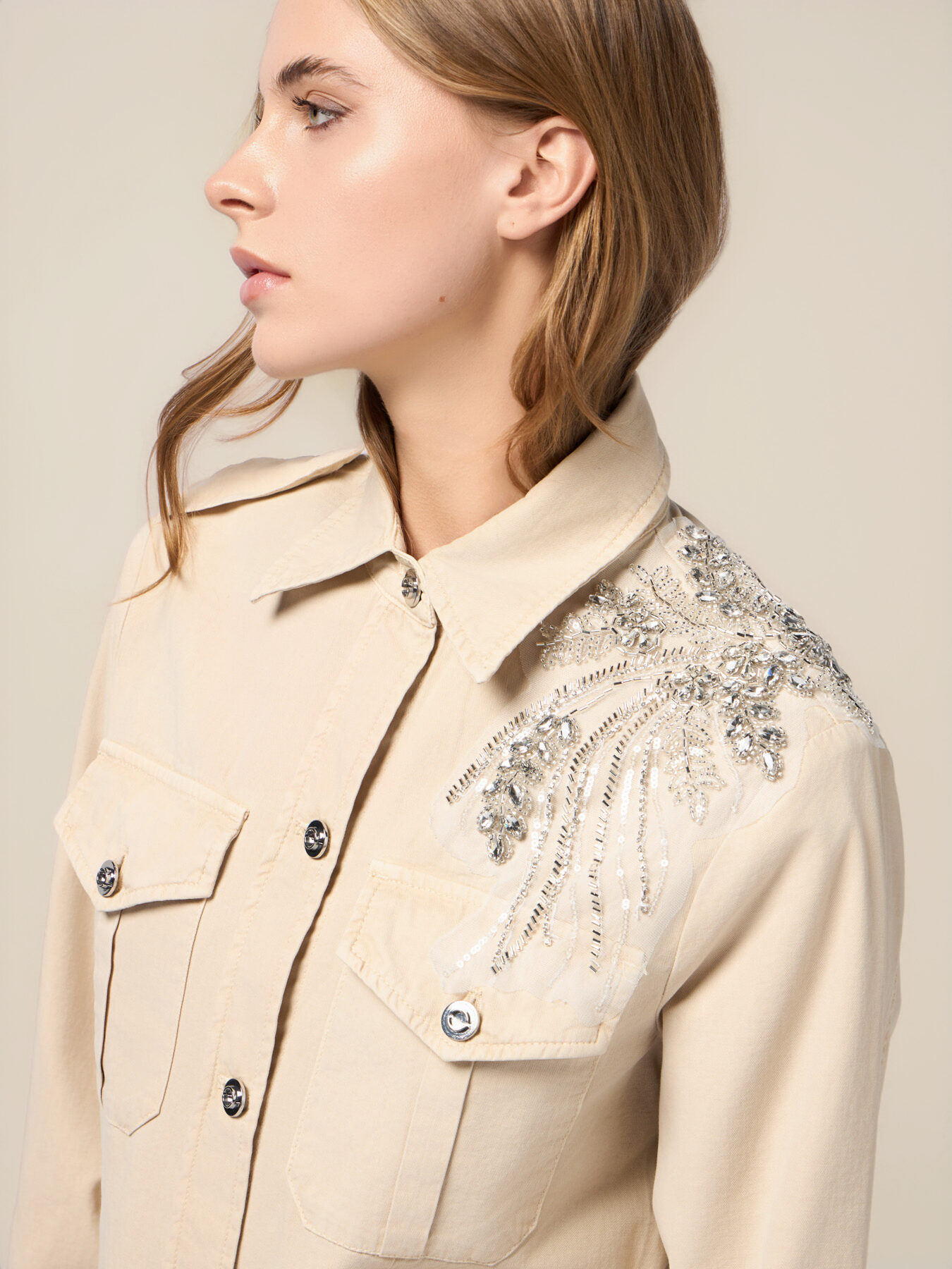 Chaqueta de algod&oacute;n con bordado de joya image number 2