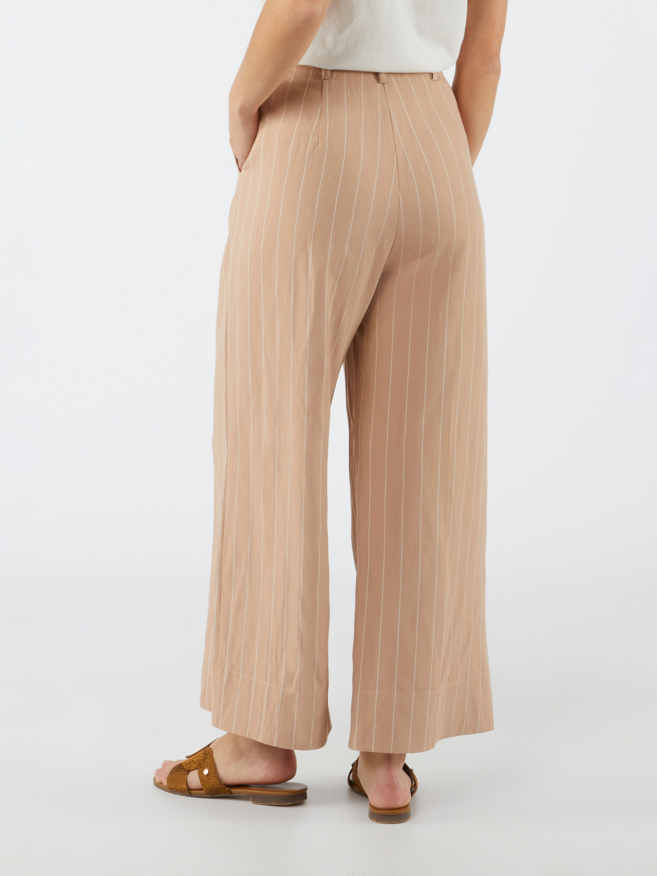 Cropped-Hose mit Nadelstreifen image number 1