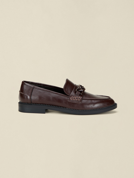 Loafer mit Metallkette