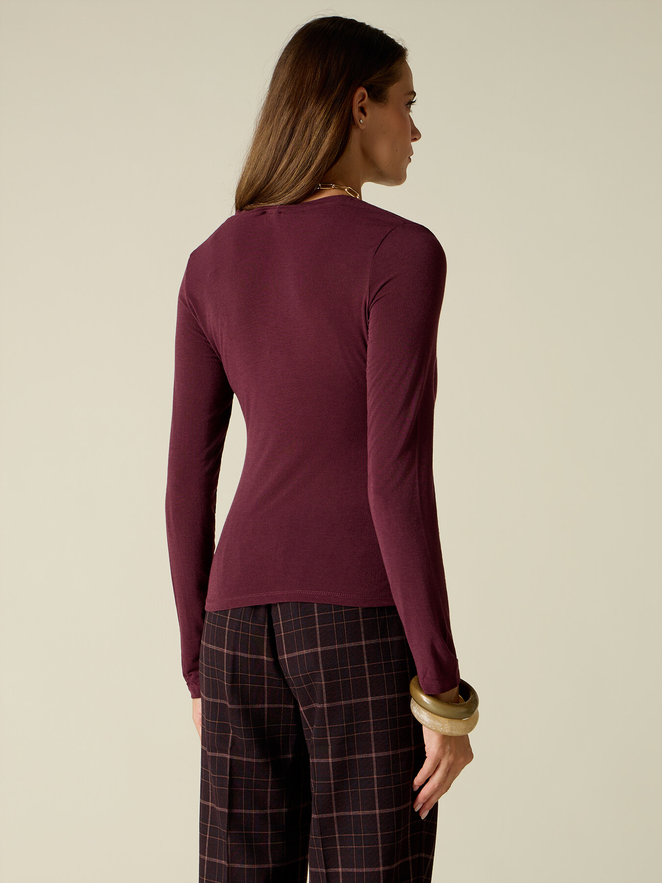 V-neck cashmere blend t-shirt image number 1