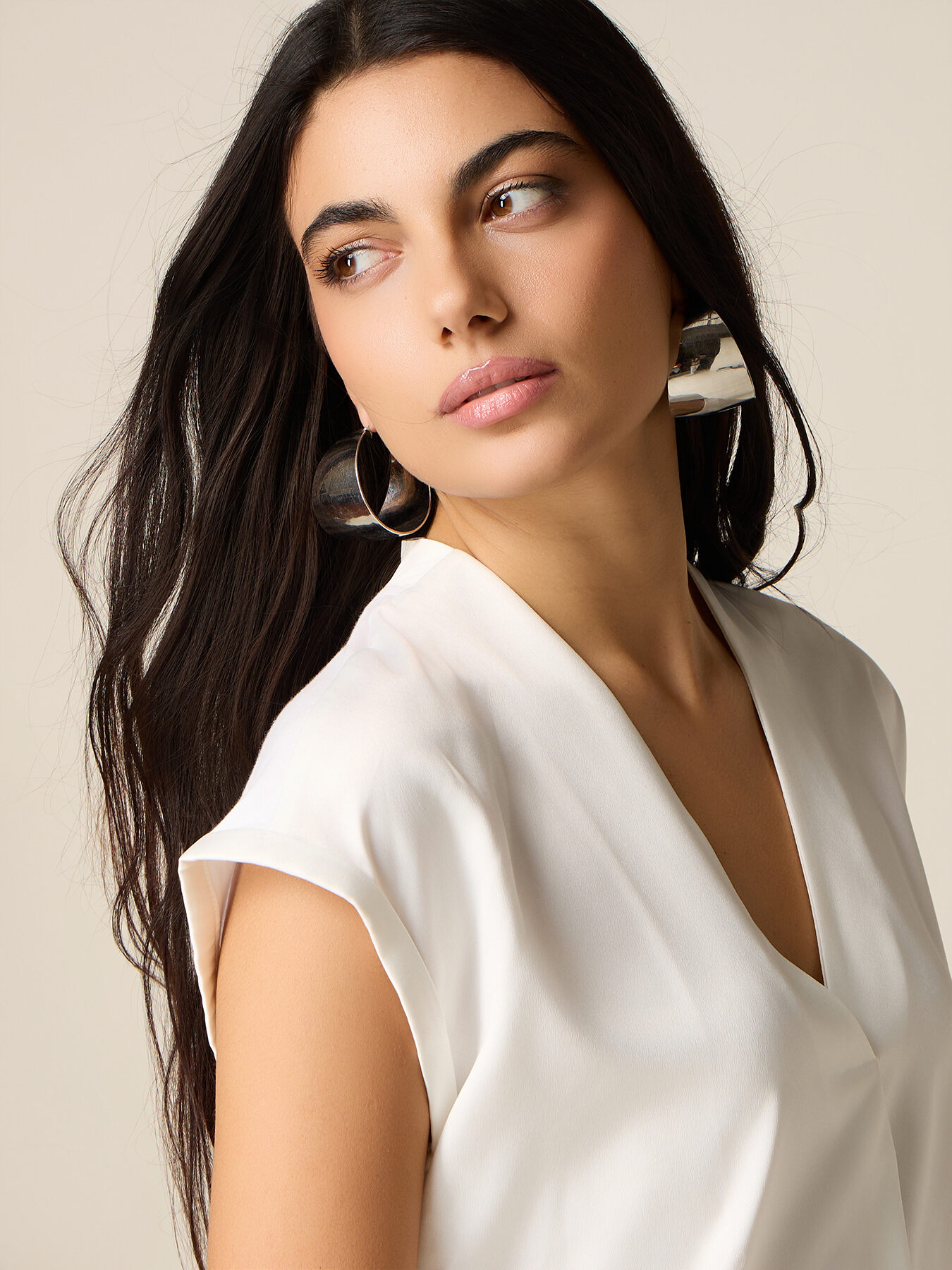 T-shirt bimati&egrave;re col en V image number 2