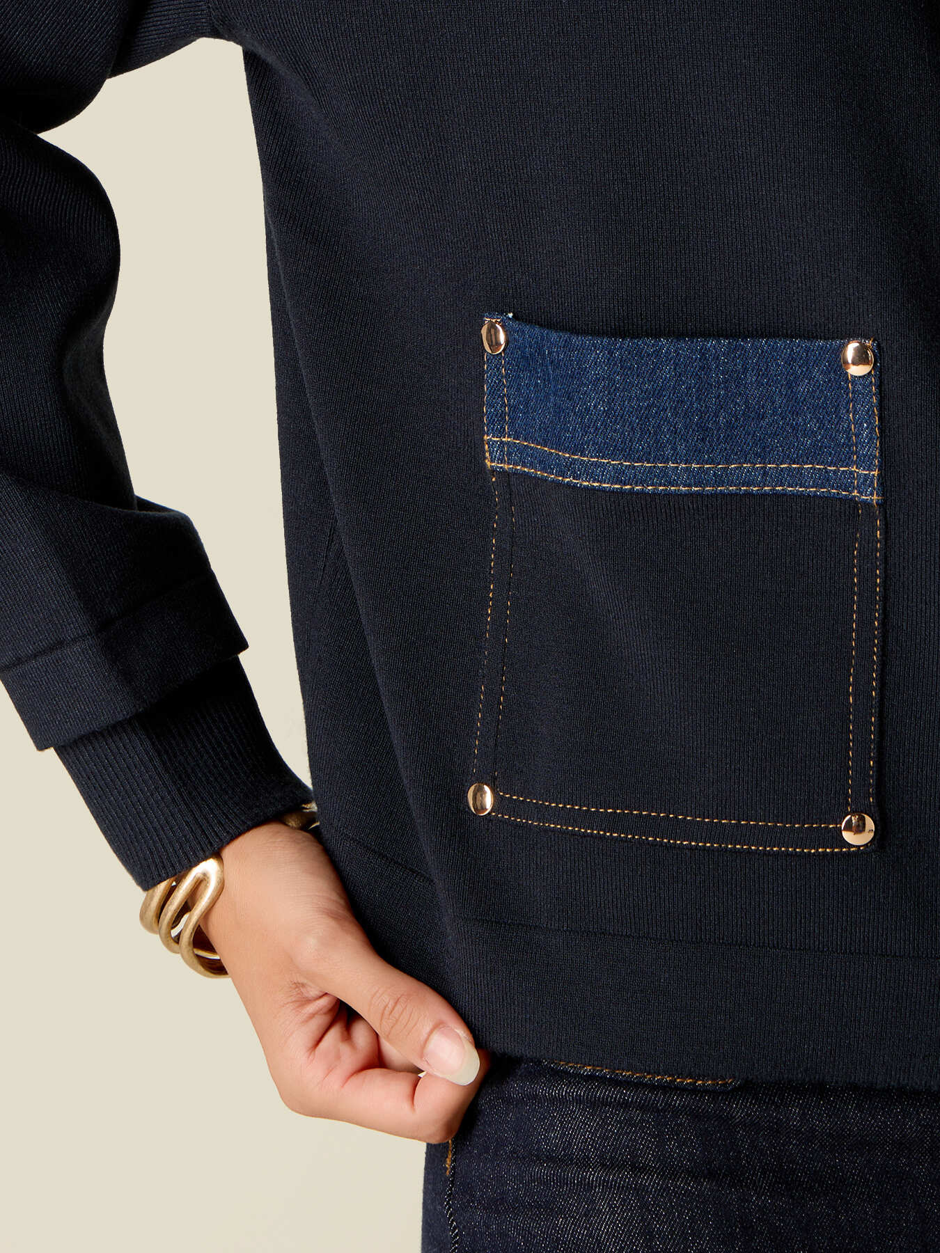 Pull avec zip, capuche et d&eacute;tails en denim image number 2
