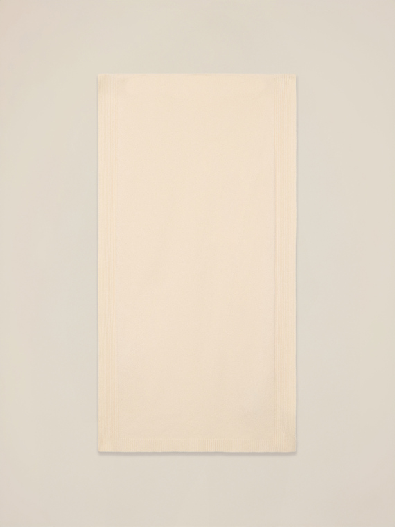 Maxi-Schal aus Viskose-Mischstrick