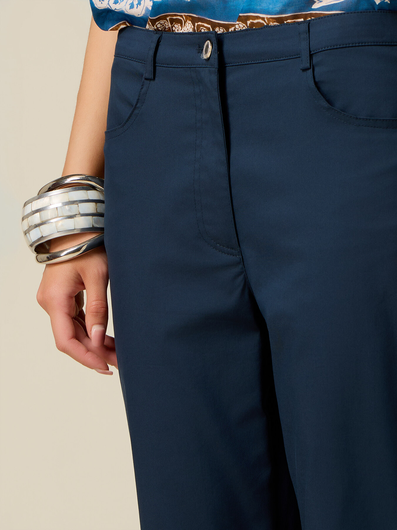 Cotton blend capri pants image number 2
