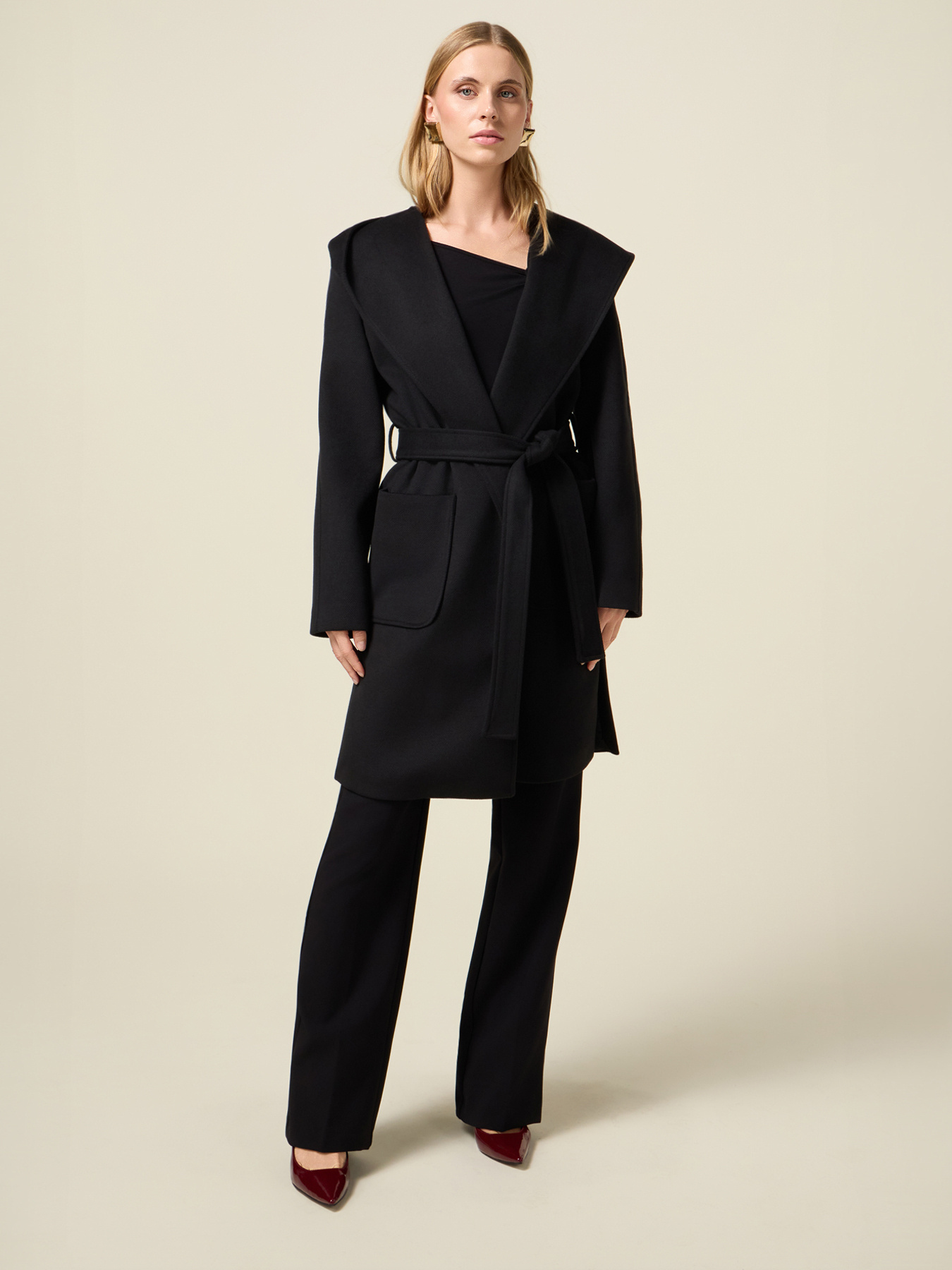 Hooded coat with belt image number 0