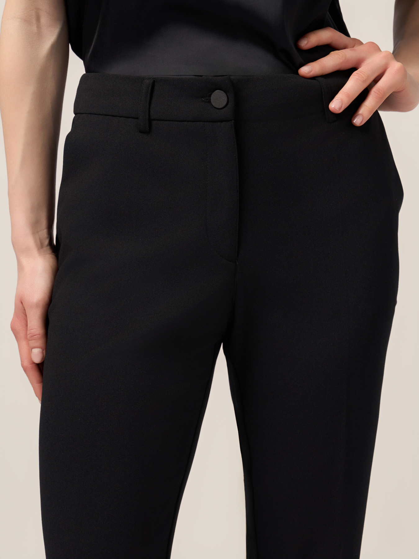 Pantalones regular en tejido scuba crep&eacute; image number 2