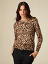 Pull &agrave; motif animalier avec une cha&icirc;ne bijou image number 0