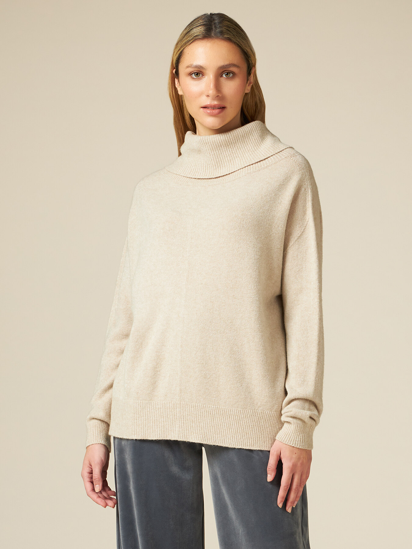 Maglia seamless collo alto image number 0