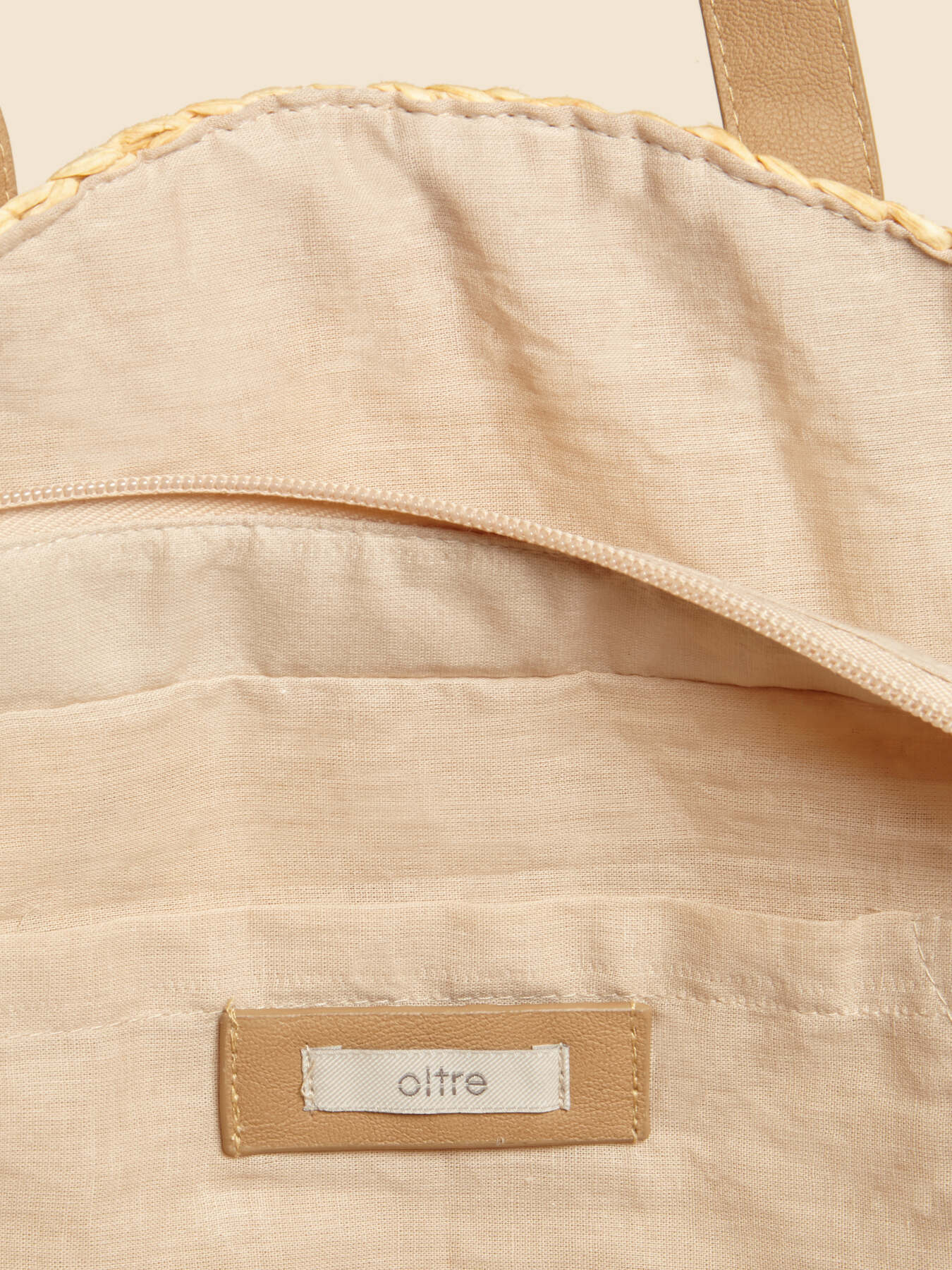 Round raffia bag image number 4