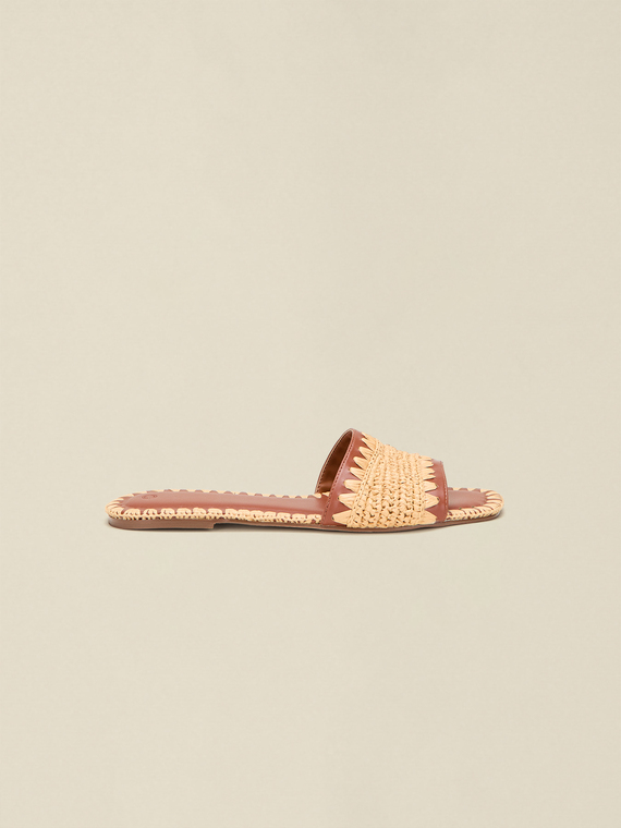 Sandales plates bicolores avec tressage en raphia