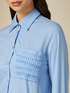 Camisa de rayas con pequeño bolsillo plisado image number 2