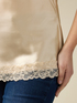 Top aus Satin und Spitze image number 2