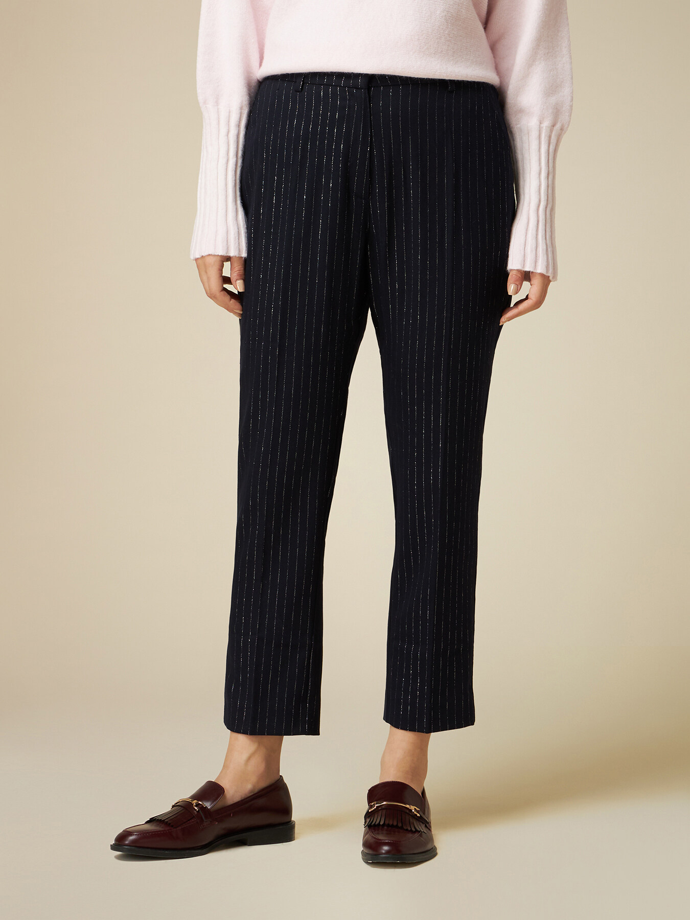 Joggers de raya diplom&aacute;tica image number 3