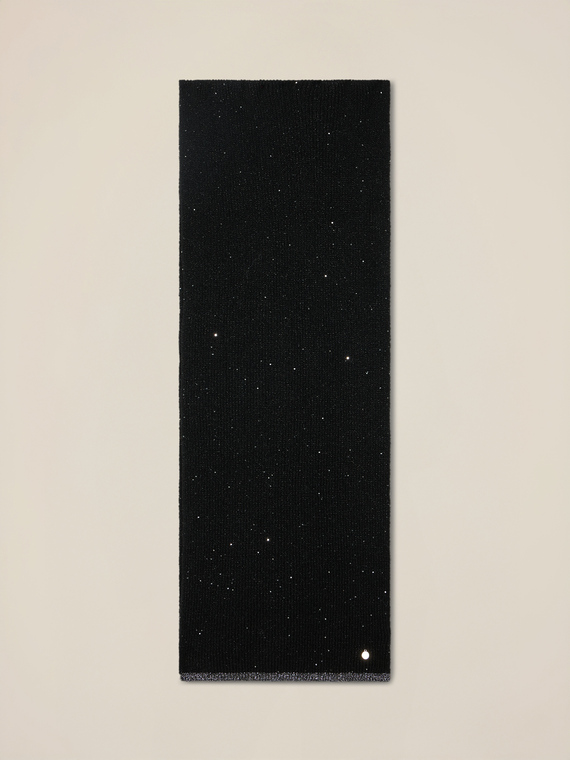 Scarf with sequins and lurex stitching