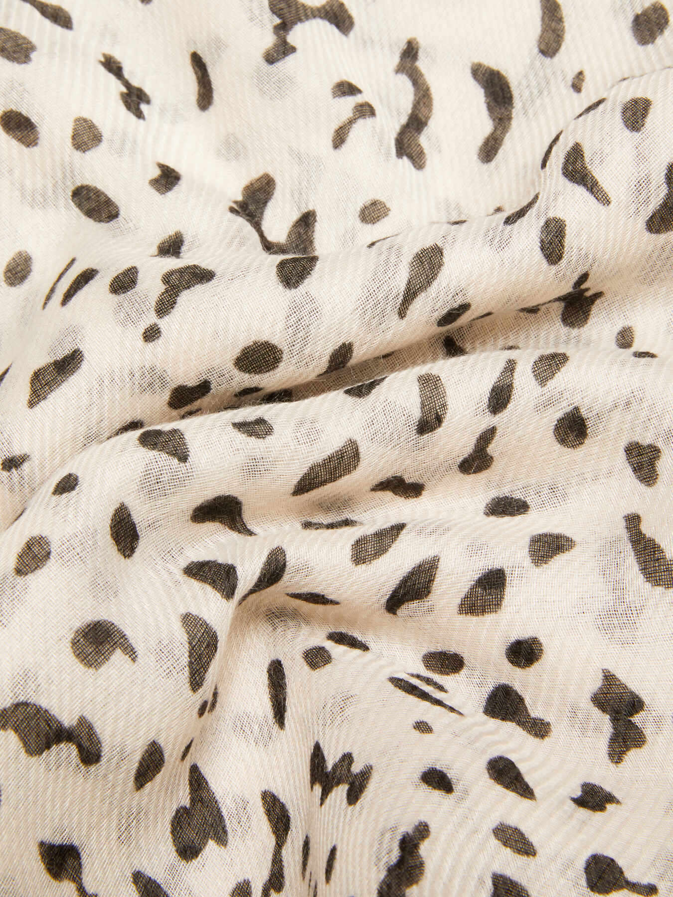 Schal mit Leopardenmuster image number 2