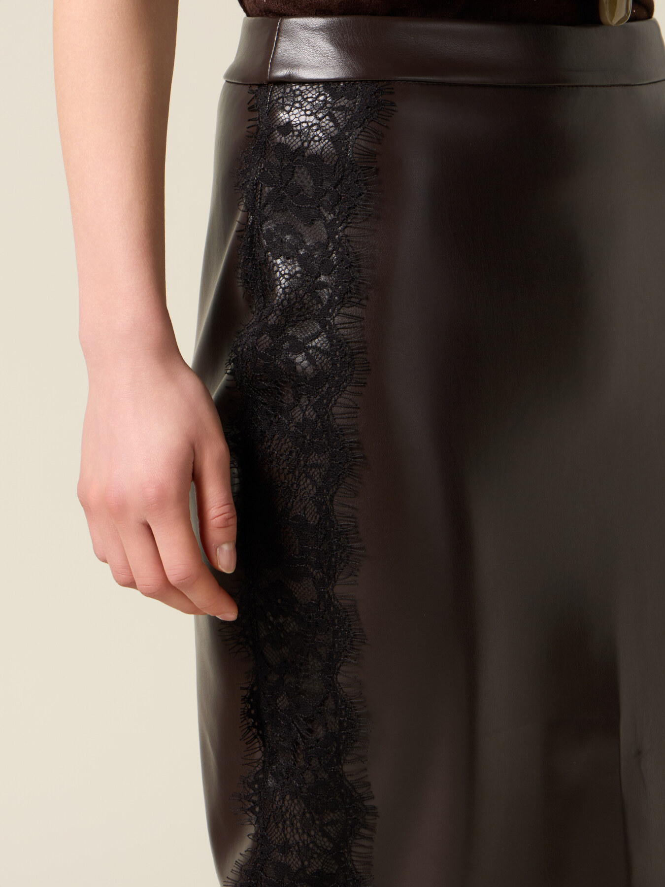 Midi tube skirt with lace inserts image number 2