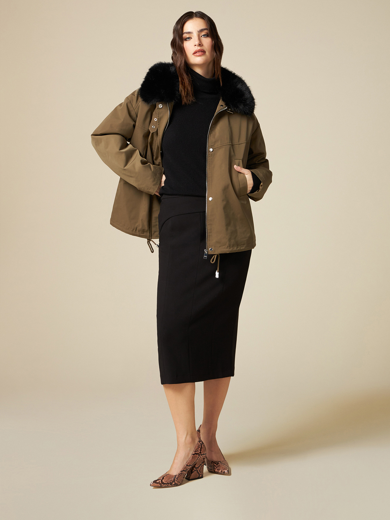 Crepe fabric pencil skirt image number 0