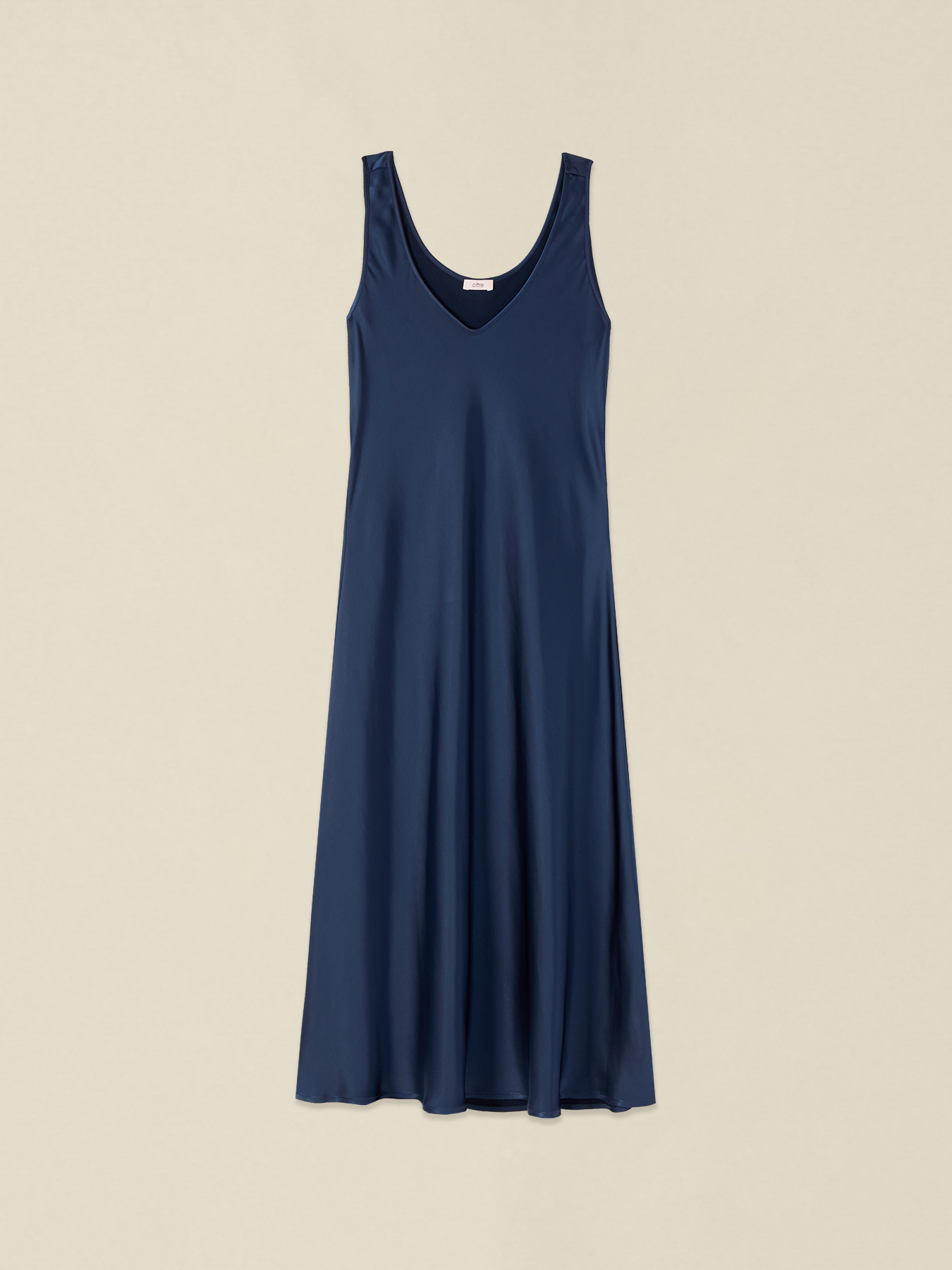 Midi satin dress with V-neckline image number 3