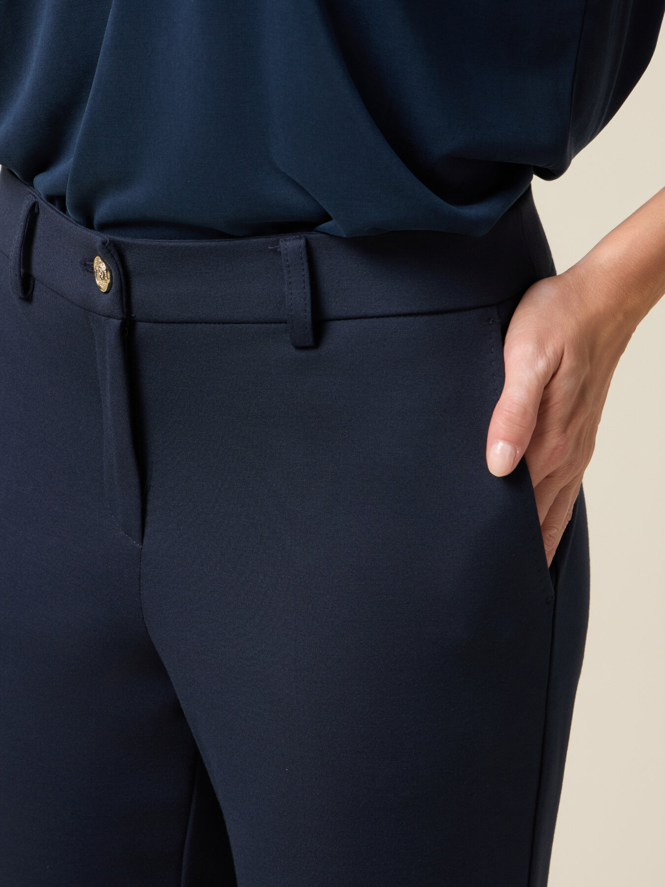 Pantalon flare en punto milano image number 2