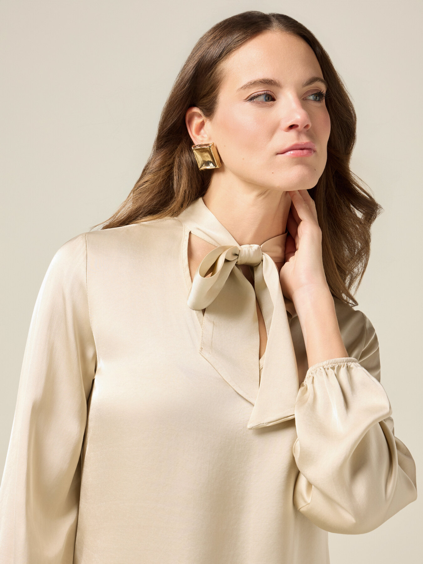 Satin blouse with bow at the neck image number 2