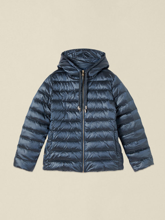 Lightweight hooded down jacket