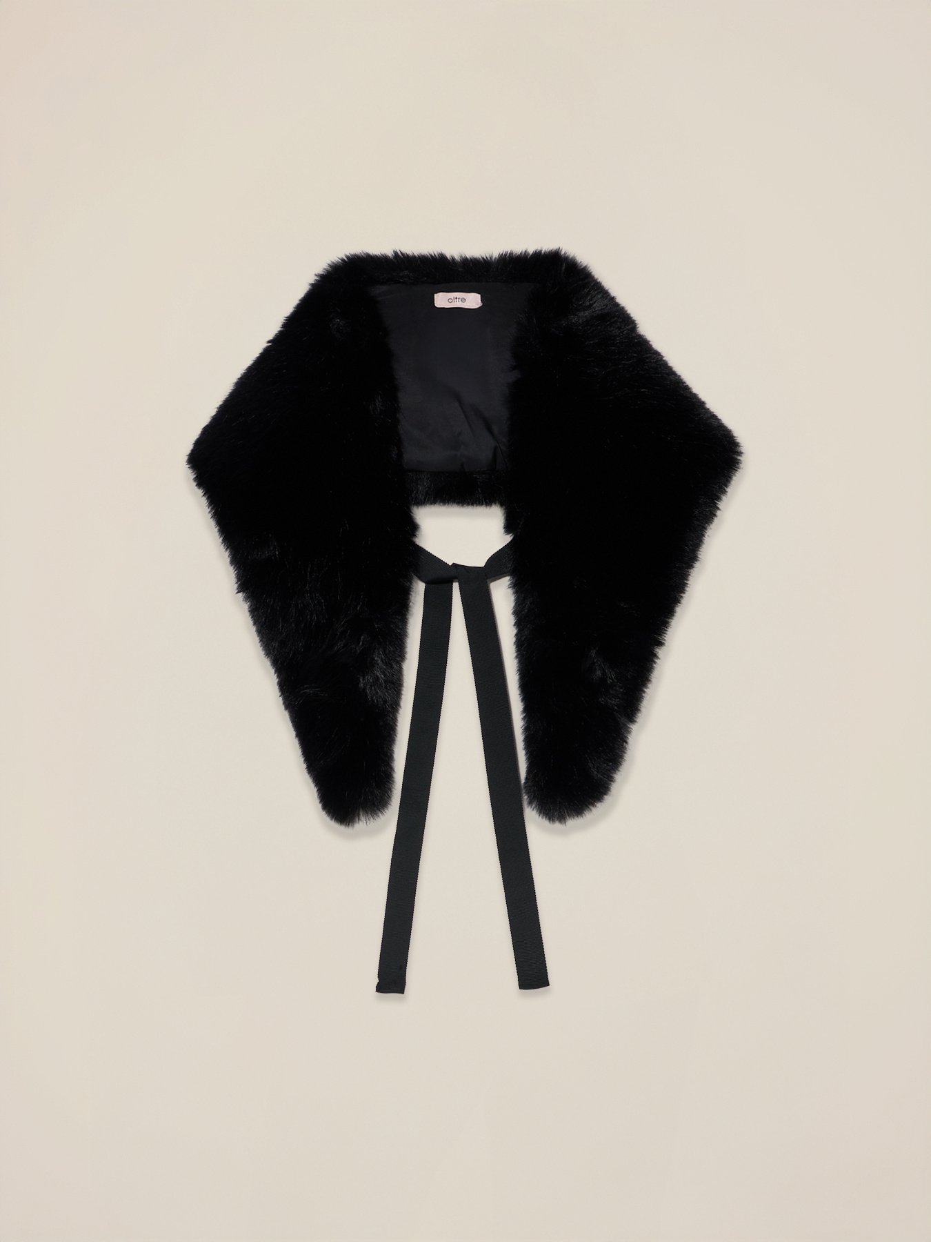 Plush neck image number 1