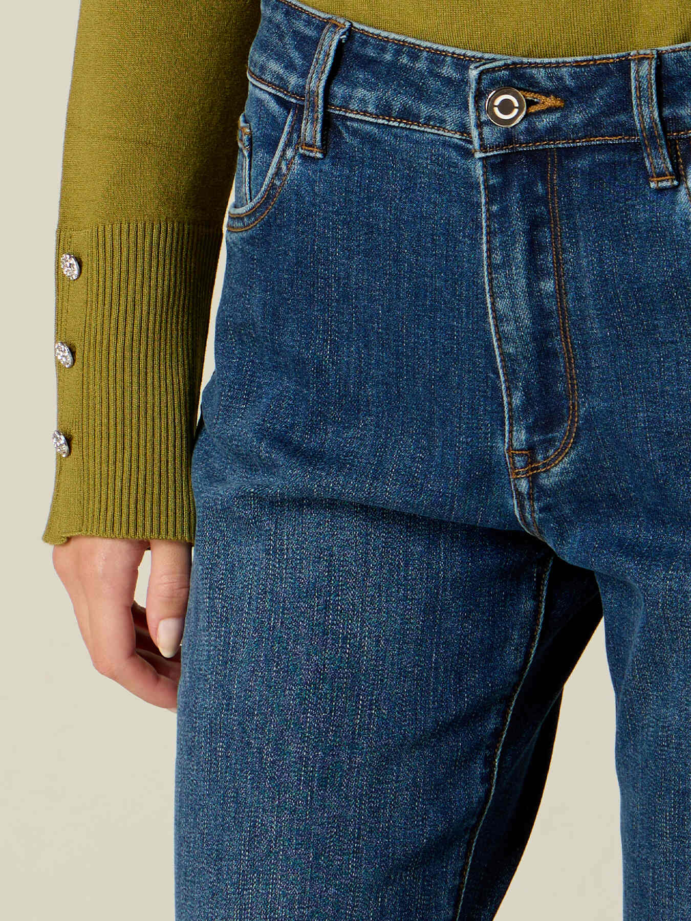 Regular Jeans image number 2