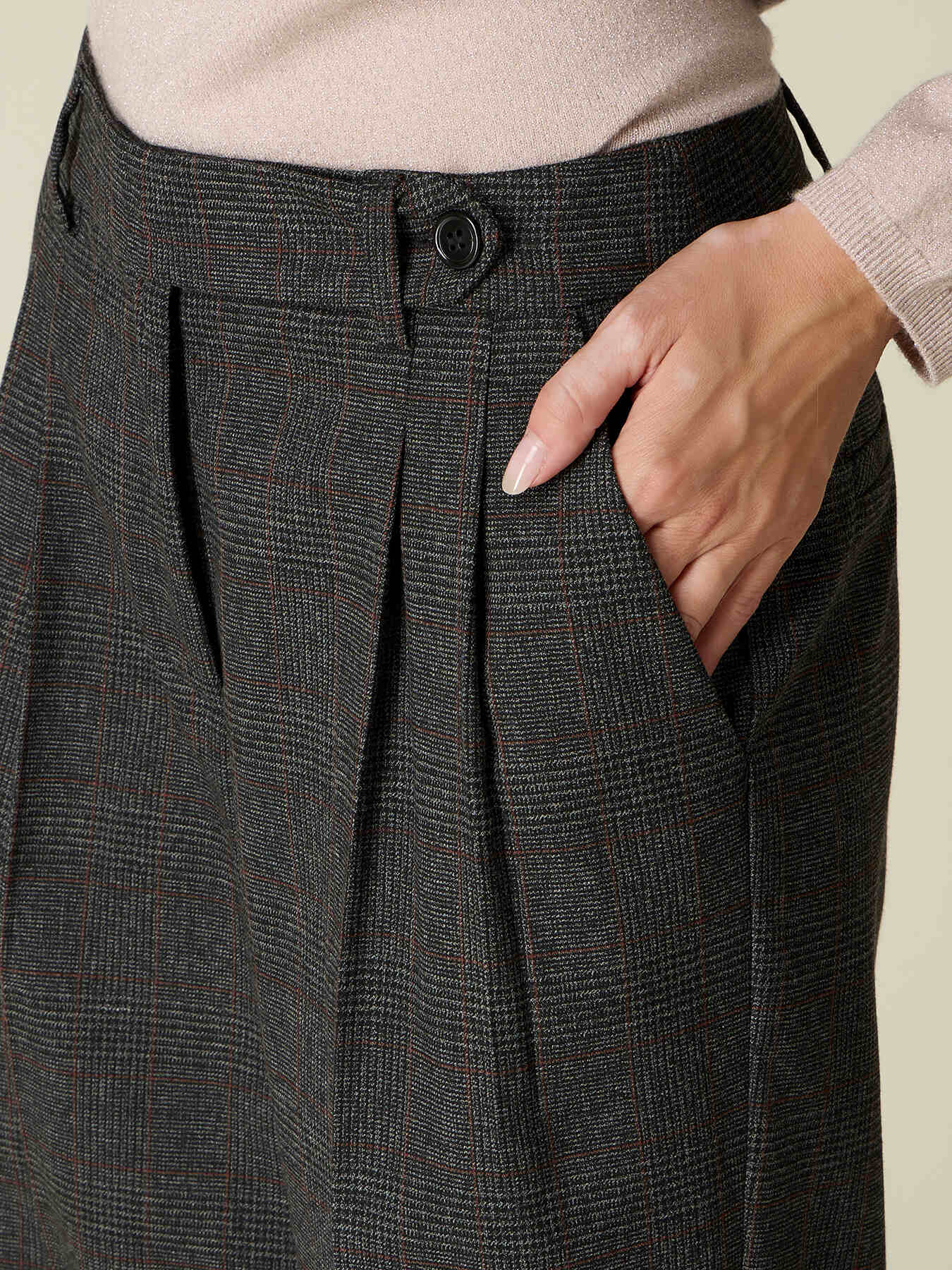 Pantaloni carrot principe di galles image number 3