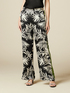 Weich fallende Hose aus gemustertem Satin image number 3