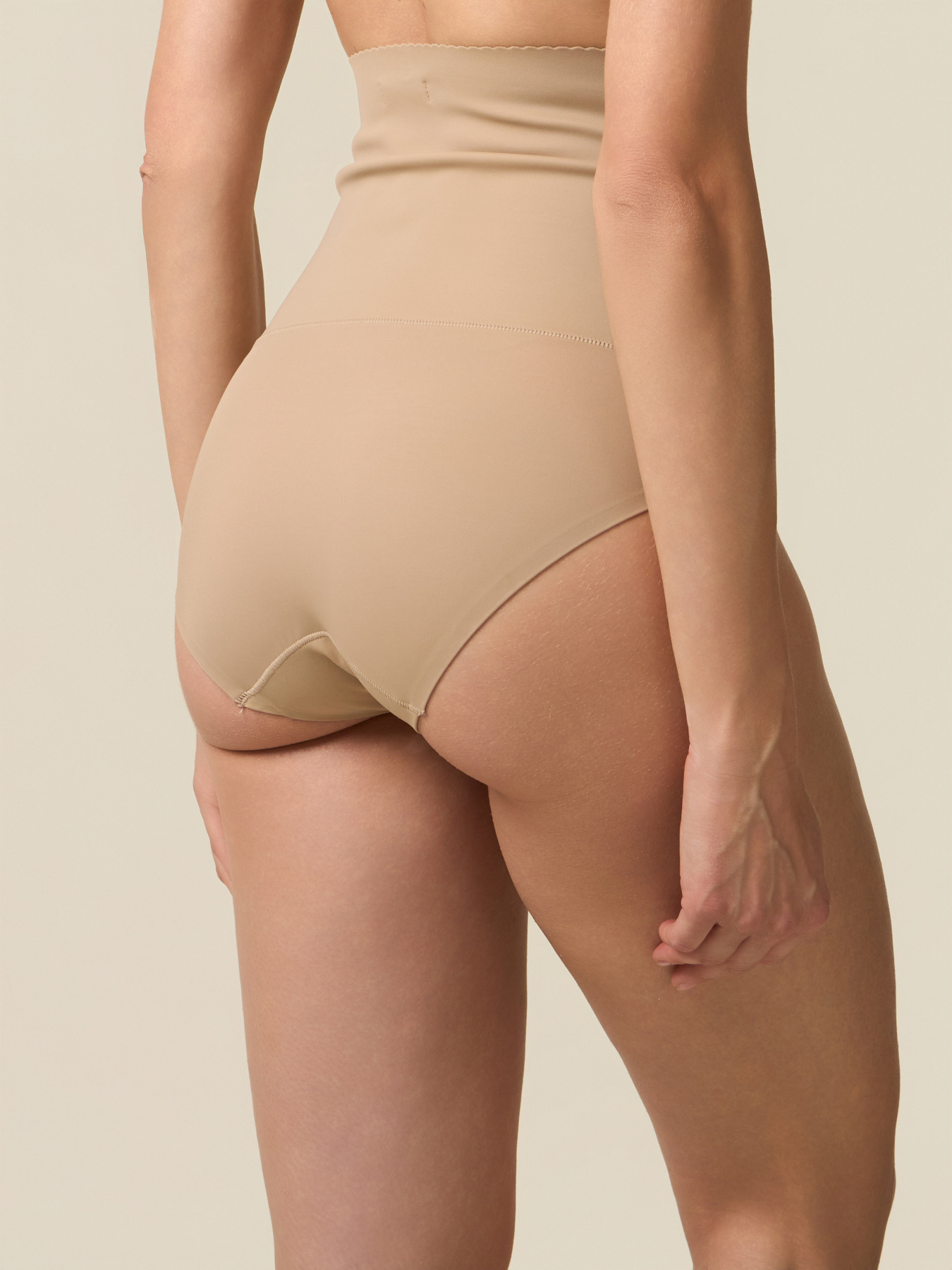 Faja modeladora de cintura alta image number 1