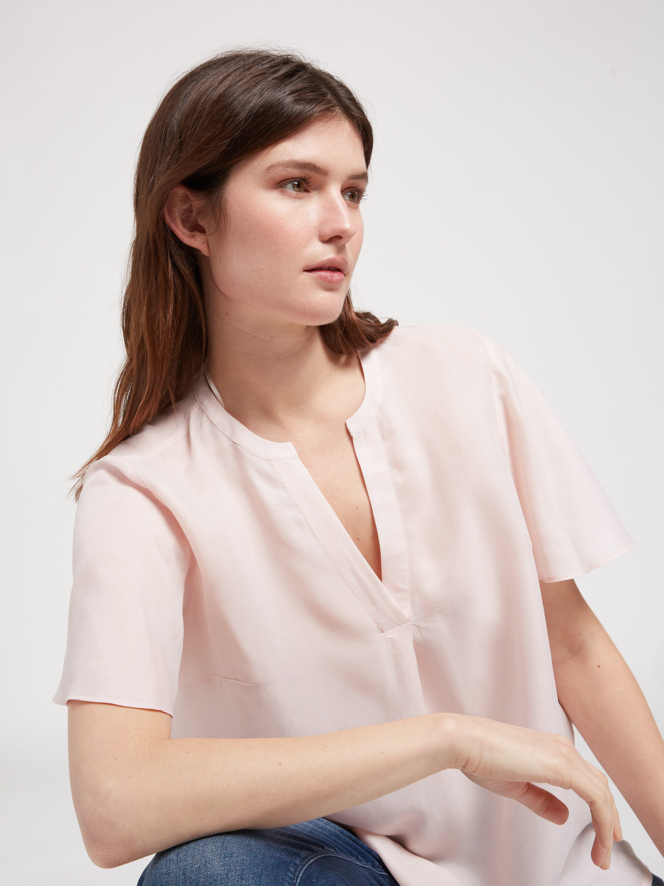 Kurz&auml;rmelige Bluse aus Cupro image number 2