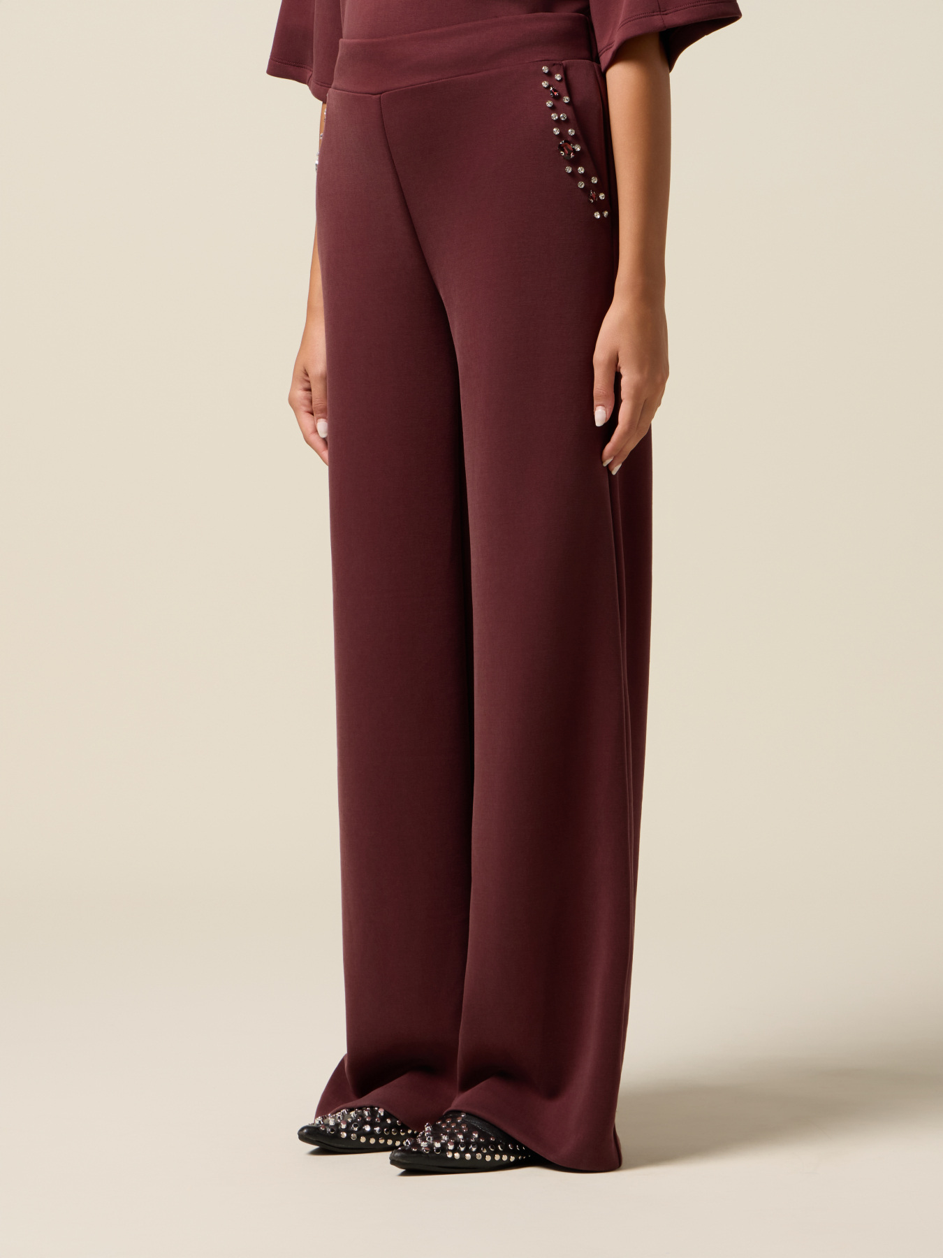 Pantalones palazzo de scuba con bolsillos de parche image number 3