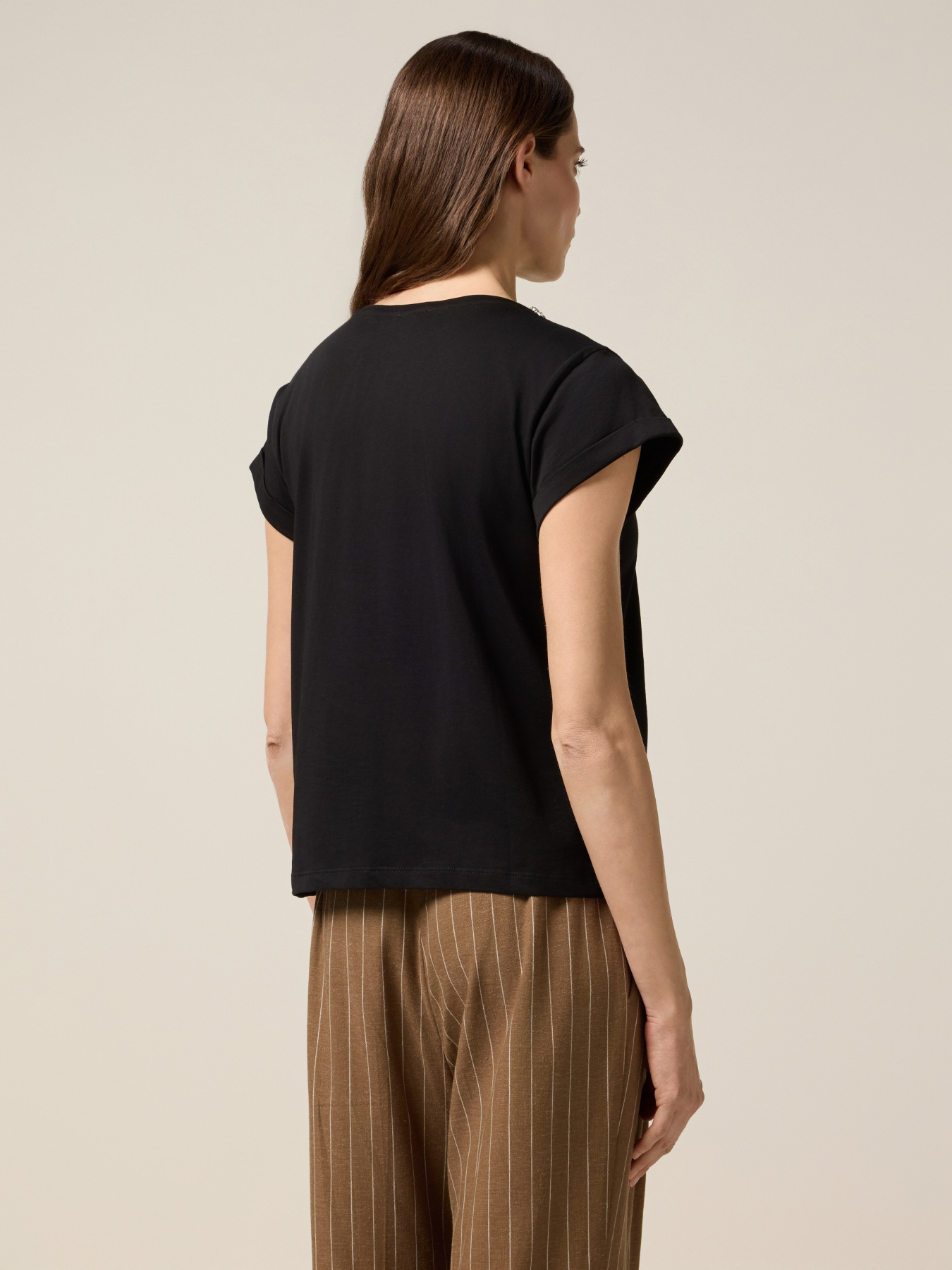 T-shirt con applicazione gioiello image number 1