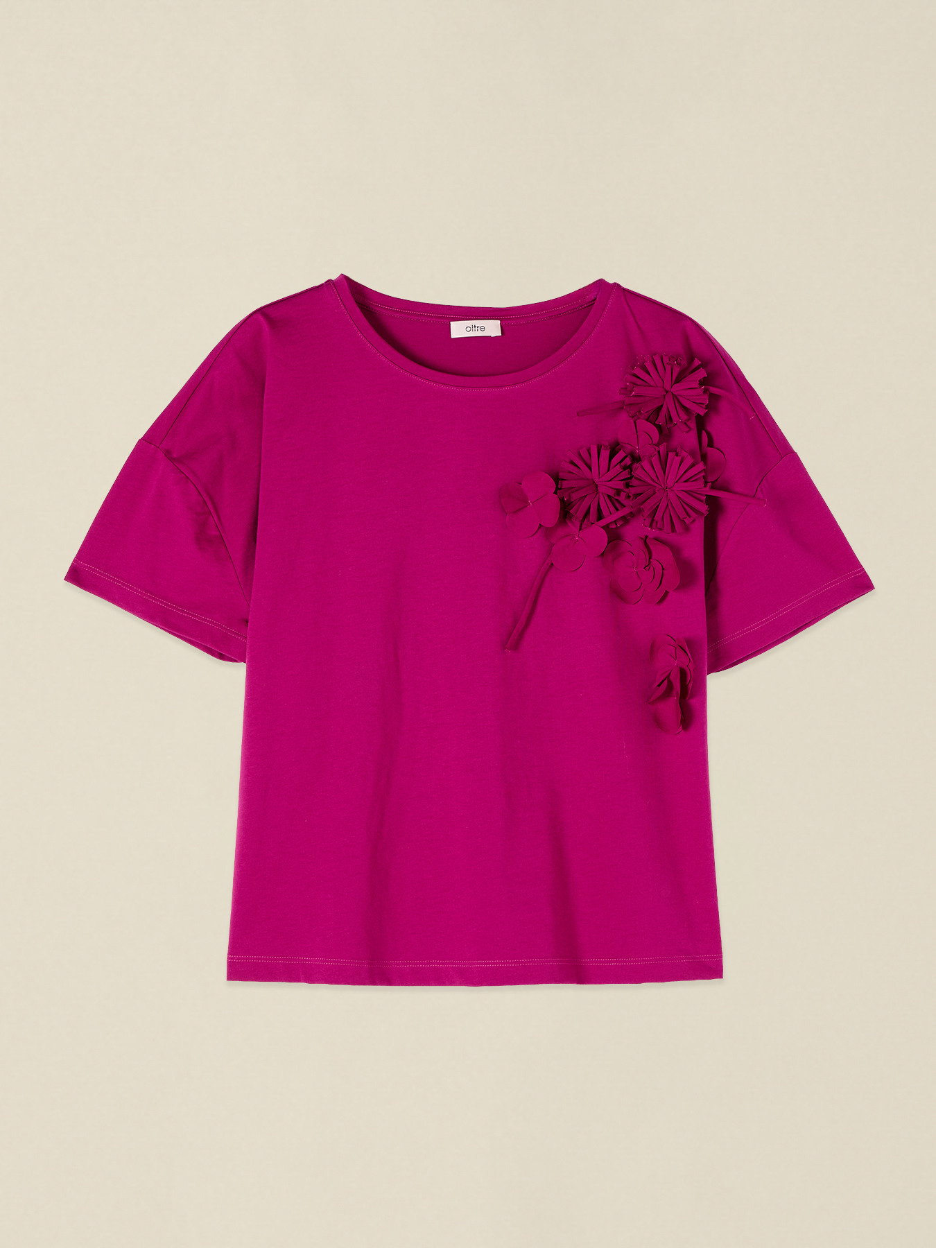 T-shirt with floral appliqu&eacute;s image number 3