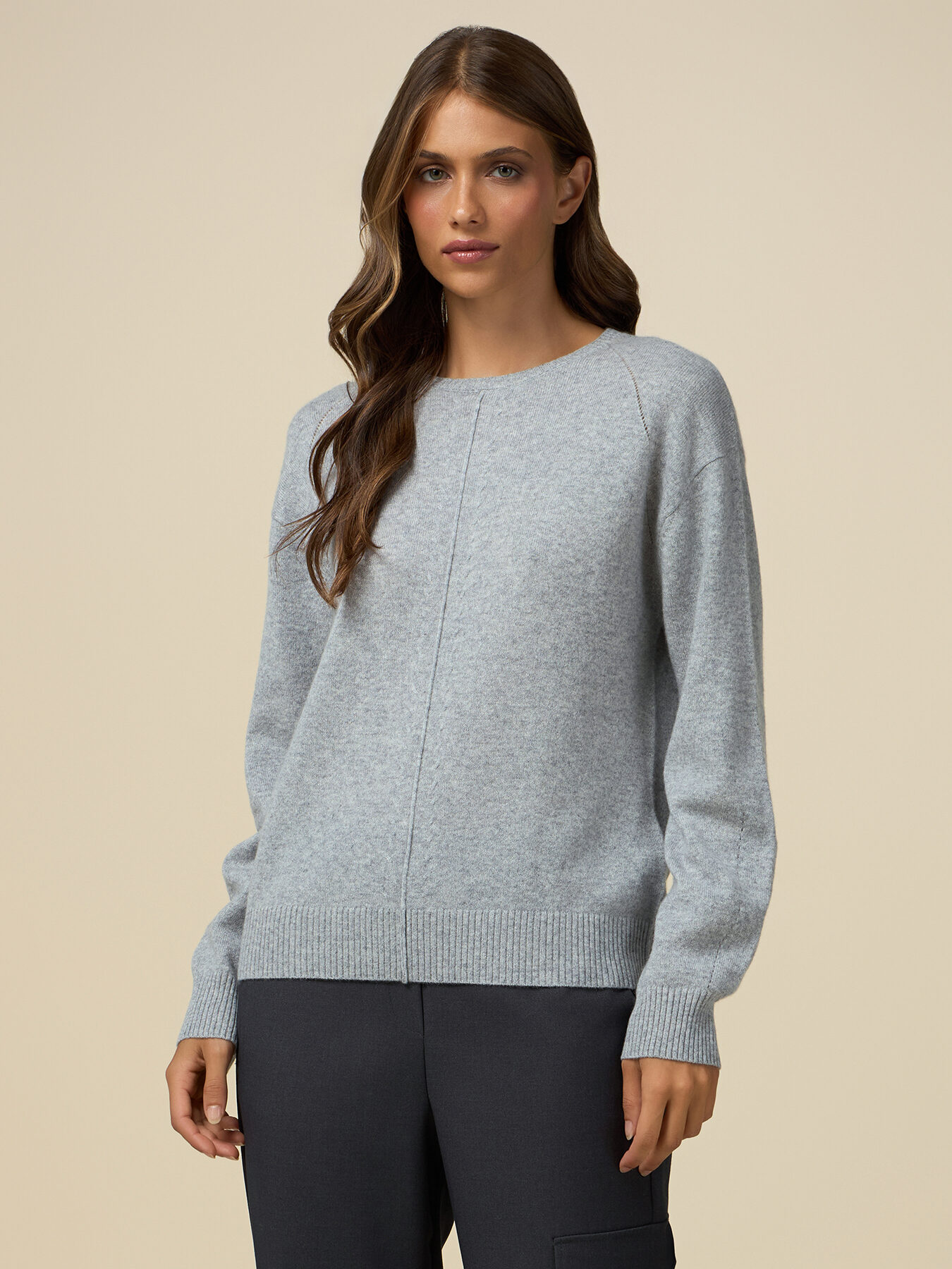Pullover mit rundem Ausschnitt aus reinem Kaschmir image number 0