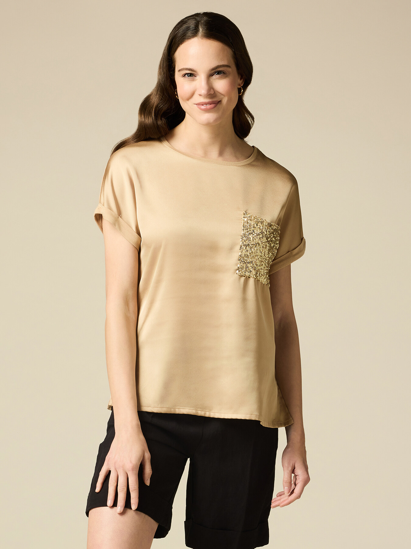 T-shirt con taschino in paillettes image number 0